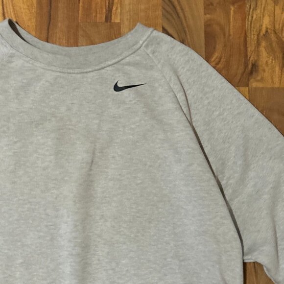 Nike Dri-Fit Grey Pullover Sweatshirt Shirt Sweater Top Long Sleeve Medium - Picture 3 of 10